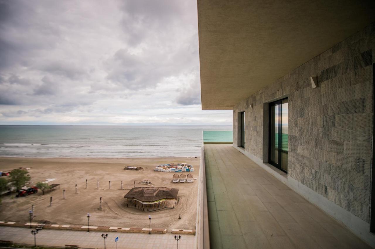 Luxury Promenada Apartment - Frontal Beachfront Mamaia Nord Неводарі Екстер'єр фото