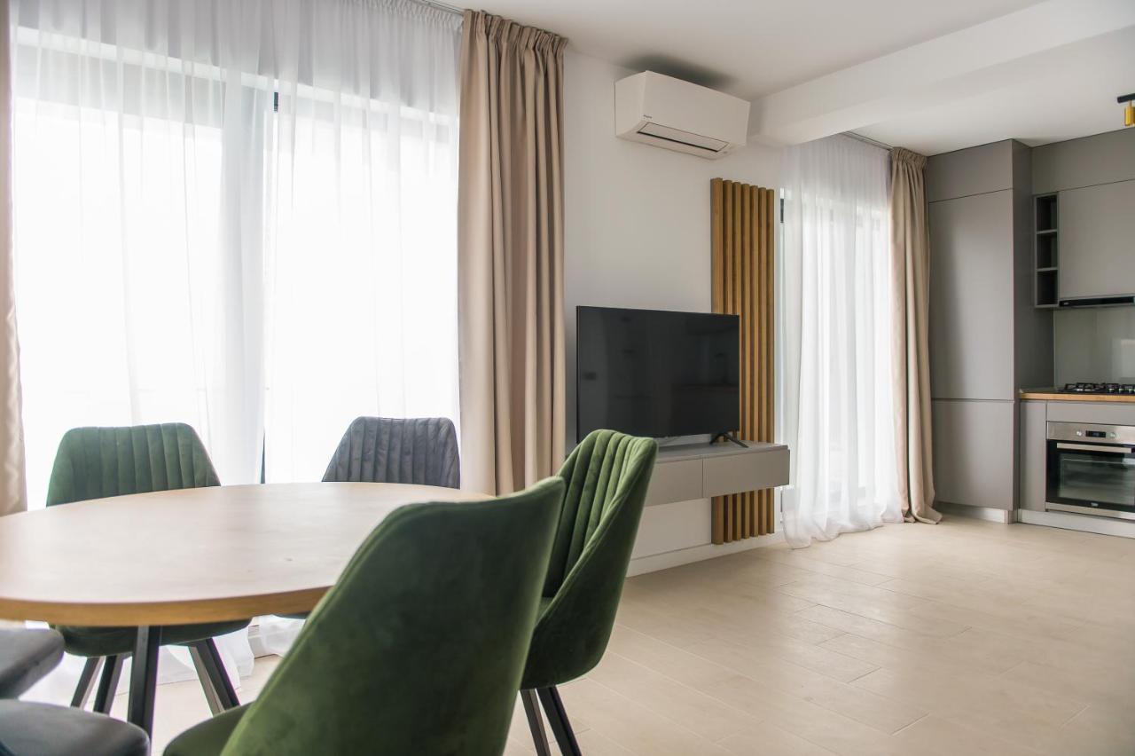 Luxury Promenada Apartment - Frontal Beachfront Mamaia Nord Неводарі Екстер'єр фото