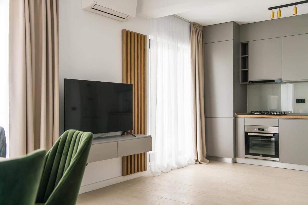Luxury Promenada Apartment - Frontal Beachfront Mamaia Nord Неводарі Екстер'єр фото