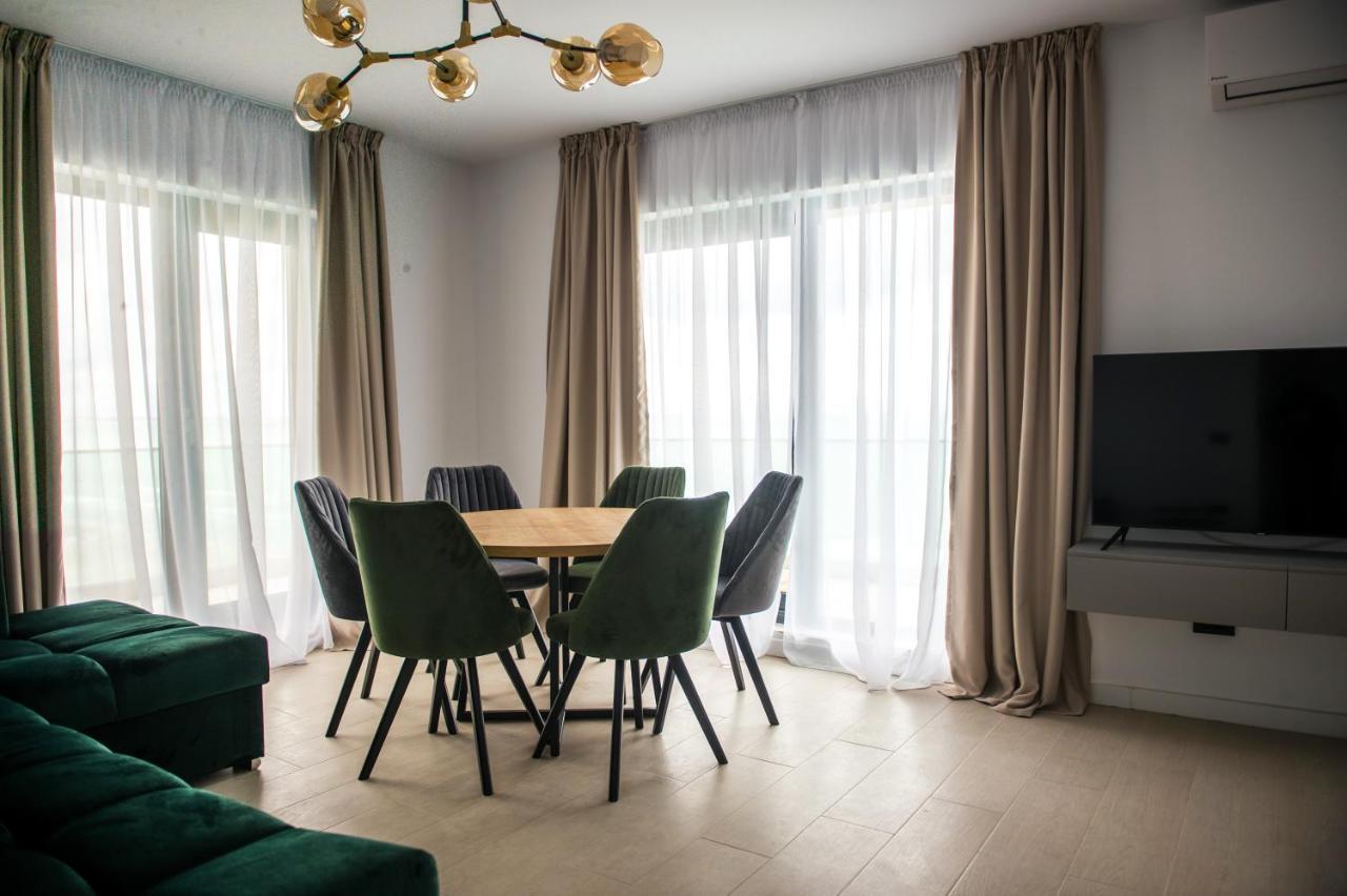 Luxury Promenada Apartment - Frontal Beachfront Mamaia Nord Неводарі Екстер'єр фото